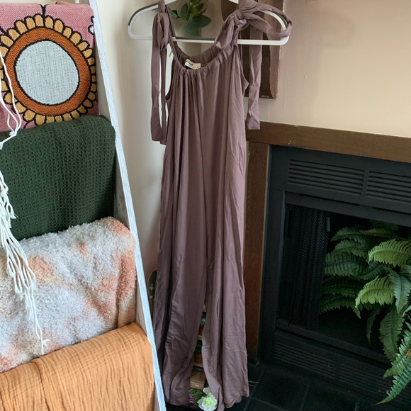 MAUVE SUSPENDER JUMPSUIT - Picture 6 of 6